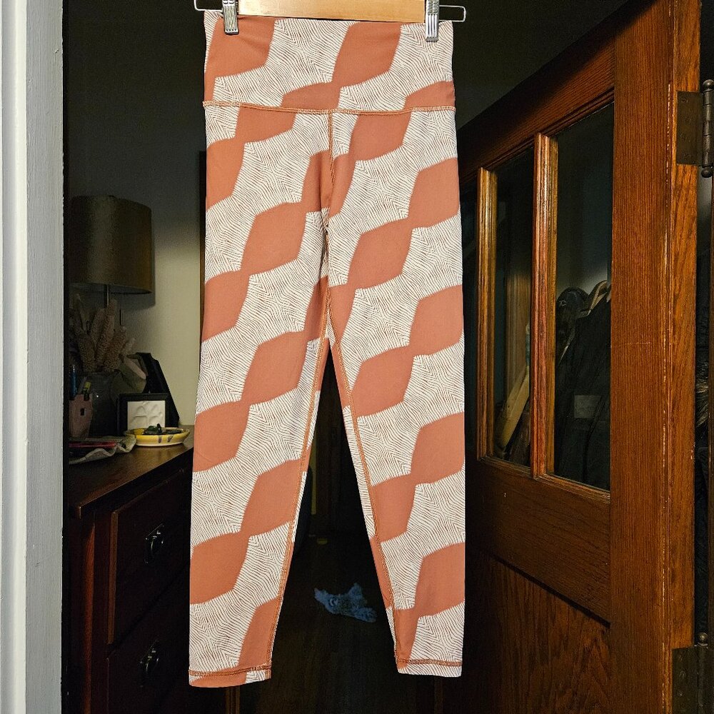 Aerie Women's Leggings - Diamond Pattern - Coral & White - Size Medium